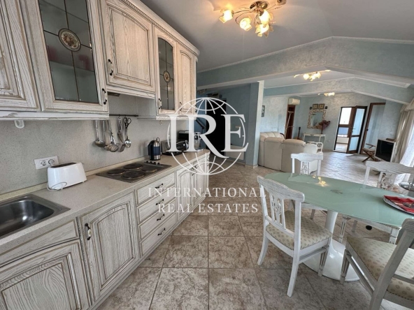 Четиристаен апартамент в Варна, Център - 188 кв.м за 2713 €/кв.м - Снимка #1