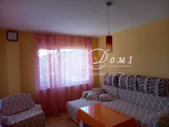 Тристаен апартамент в Варна, Аспарухово - 62 кв.м за 6 €/кв.м - Снимка #1