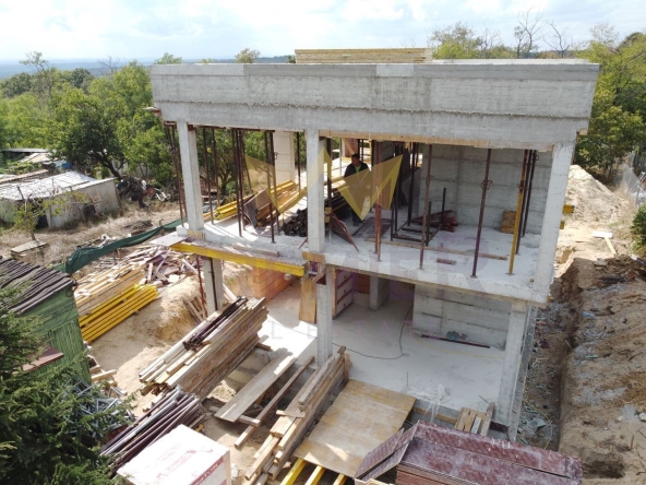 Къща в Варна, м-т Боровец - юг - 180 кв.м за 1334 €/кв.м - Снимка #1