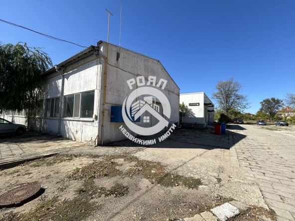 Дава се под наем Склад в Раковски - 375 кв.м за 1570.8 € - Снимка #1