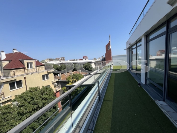 Дава се под наем Офис в Варна, Общината - 500 кв.м за 7500 € - Снимка #1