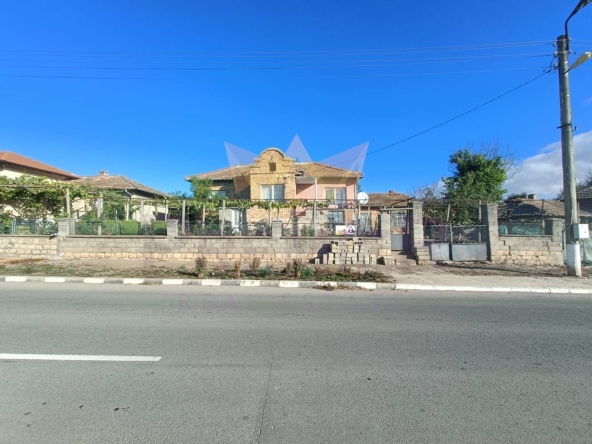 Къща в с. Червенци, Област Варна - 160 кв.м за 157 €/кв.м - Снимка #1