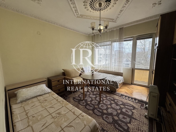 Четиристаен апартамент в Добрич, Център - 94 кв.м за 1171 €/кв.м - Снимка #1