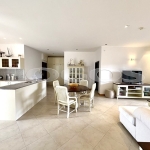 Тристаен апартамент в Каварна - 161 кв.м за 1845 €/кв.м - Снимка #1