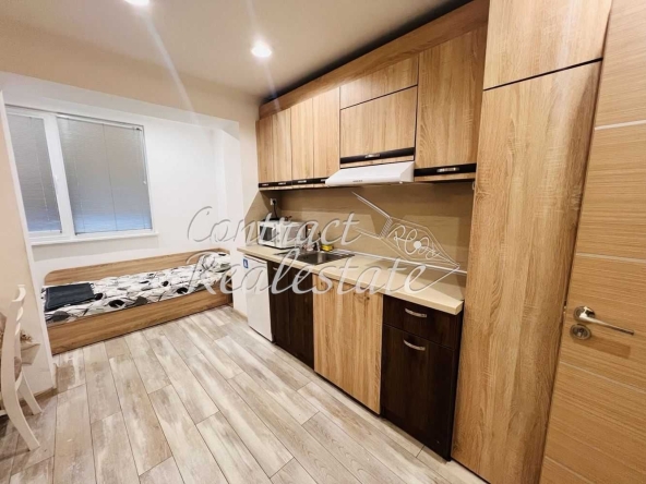 Дава се под наем Едностаен апартамент в Варна, Автогара - 18 кв.м за 306 € - Снимка #1