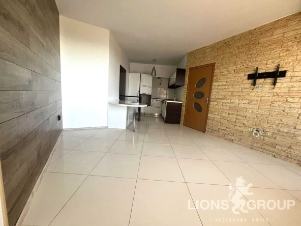 Двустаен апартамент в Варна, Възраждане 1 - 70 кв.м за 2072 €/кв.м - Снимка #1