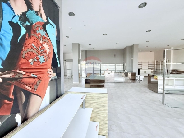 Магазин в к.к. Златни пясъци - 423 кв.м за 18 €/кв.м - Снимка #1