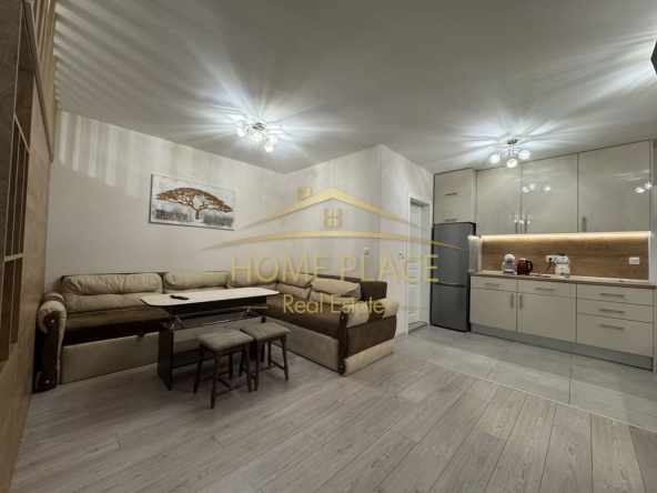 Дава се под наем Едностаен апартамент в Варна, Център - 55 кв.м за 663 € - Снимка #1