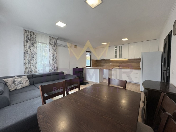 Дава се под наем Къща в с. Кичево, Област Варна - 490 кв.м за 1173 € - Снимка #1