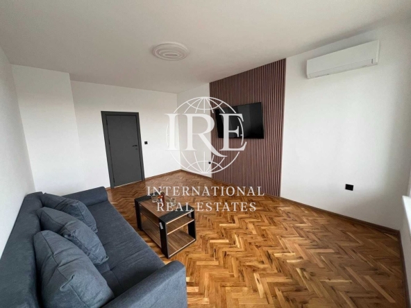 Тристаен апартамент в Варна, Левски - 90 кв.м за 2612 €/кв.м - Снимка #1
