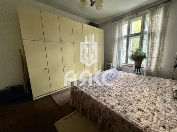 Тристаен апартамент в София, Изгрев - 70 кв.м за 4000 €/кв.м - Снимка #1
