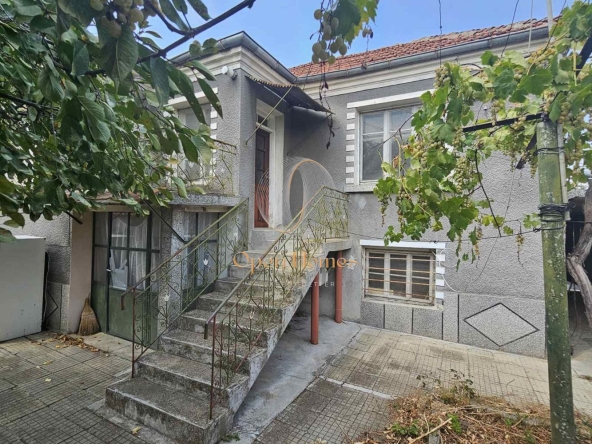 Къща в с. Зелениково, Област Пловдив - 140 кв.м за 268 €/кв.м - Снимка #1