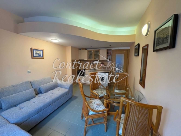 Дава се под наем Двустаен апартамент в Варна, Гръцка махала - 55 кв.м за 408 € - Снимка #1