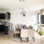 Дава се под наем Четиристаен апартамент в Варна, м-т Траката - 160 кв.м за 900 € - Снимка #1