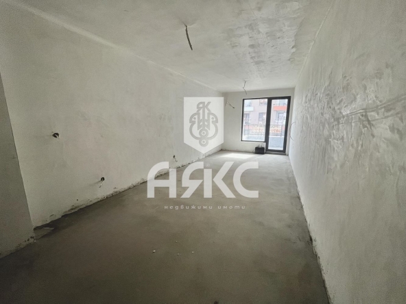 Тристаен апартамент в София, Център - 116 кв.м за 2371 €/кв.м - Снимка #1