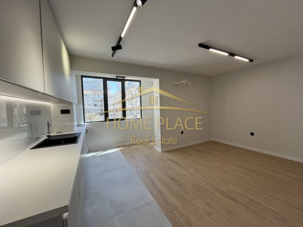 Тристаен апартамент в Варна, Лятно кино Тракия - 85 кв.м за 2177 €/кв.м - Снимка #1