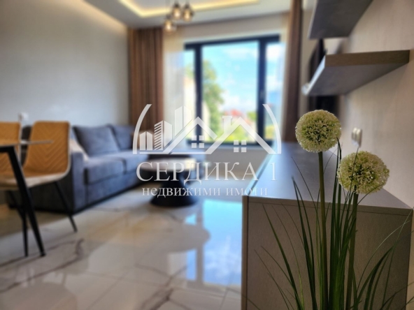 Двустаен апартамент в София, Център - 60 кв.м за 15 €/кв.м - Снимка #1