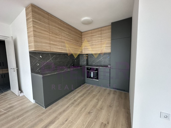 Двустаен апартамент в Варна, Изгрев - 100 кв.м за 2065 €/кв.м - Снимка #1