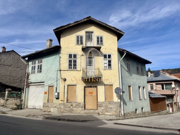 Къща в Батак - 210 кв.м за 215 €/кв.м - Снимка #1