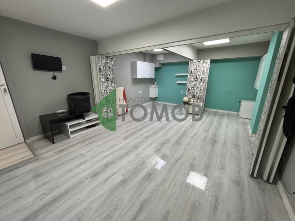 Дава се под наем Магазин в Стара Загора, Център - 35 кв.м за 306 € - Снимка #1