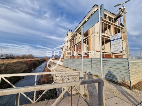 Промишлена сграда в София, Бенковски - 1329 кв.м за 301 €/кв.м - Снимка #1