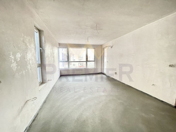 Тристаен апартамент в Варна, Левски - 102 кв.м за 1726 €/кв.м - Снимка #1