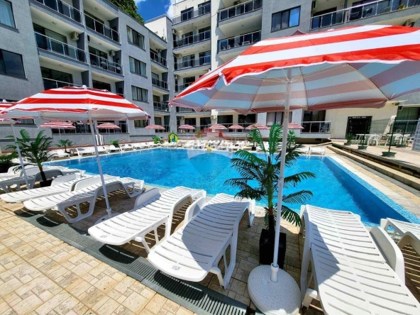 Тристаен апартамент в к.к. Златни пясъци - 110 кв.м за 1000 €/кв.м - Снимка #1