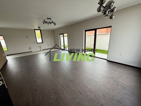 Къща в с. Белащица, Област Пловдив - 253 кв.м за 2500 €/кв.м - Снимка #1