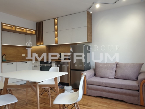 Дава се под наем Двустаен апартамент в Варна, Лятно кино Тракия - 60 кв.м за 612 € - Снимка #1