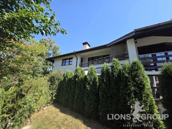 Къща в Варна, Изгрев - 261 кв.м за 3828 €/кв.м - Снимка #1