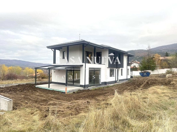 Къща в с. Рударци, Област Перник - 265 кв.м за 1695 €/кв.м - Снимка #1