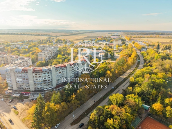 Магазин в Добрич, Добротица - Варненска - 139 кв.м за 1324 €/кв.м - Снимка #1