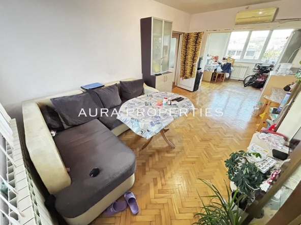 Тристаен апартамент в Разград, Център - 86 кв.м за 1127 €/кв.м - Снимка #1