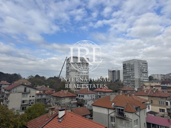 Четиристаен апартамент в Варна, Цветен квартал - 140 кв.м за 1779 €/кв.м - Снимка #1