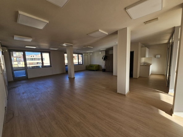 Дава се под наем Офис в София, Банишора - 149 кв.м за 1300 € - Снимка #1