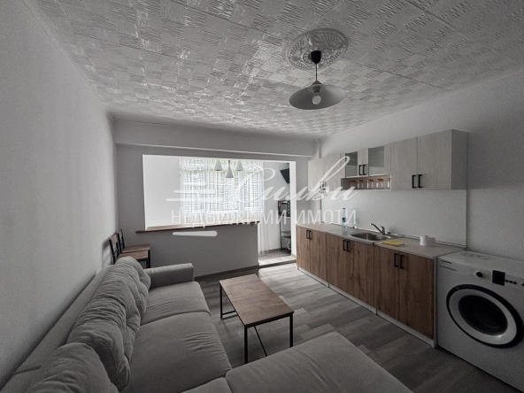 Двустаен апартамент в Шумен, Добруджански - 45 кв.м за 6 €/кв.м - Снимка #1