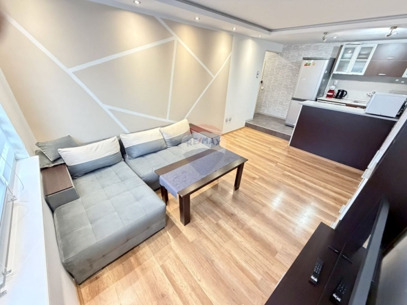 Дава се под наем Тристаен апартамент в Варна, Аспарухово - 60 кв.м за 500 € - Снимка #1