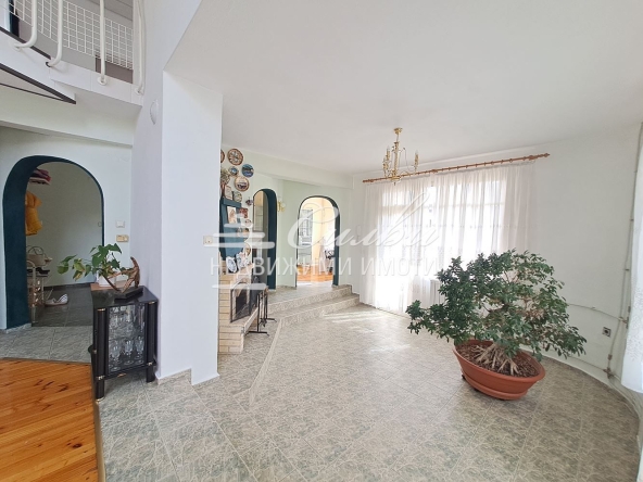 Мезонет в Шумен, Болницата - 223 кв.м за 789 €/кв.м - Снимка #1