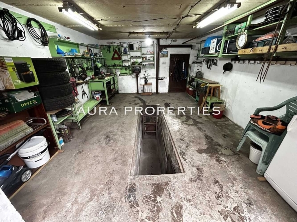 Гараж / Паркомясто в Разград, Център - 27 кв.м за 1079 €/кв.м - Снимка #1