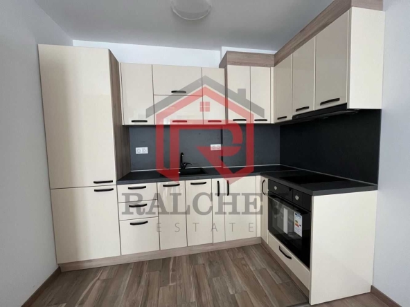 Дава се под наем Двустаен апартамент в к.к. Св.Св. Константин и Елена - 80 кв.м за 700 € - Снимка #1