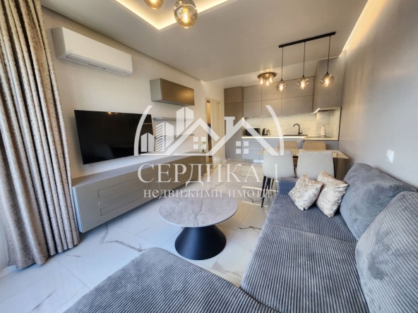 Дава се под наем Двустаен апартамент в София, Център - 60 кв.м за 870 € - Снимка #1