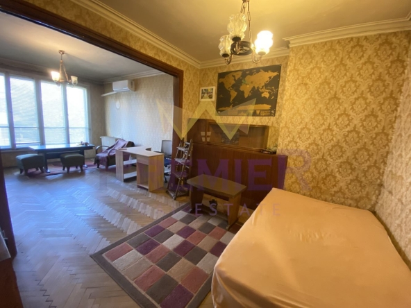 Двустаен апартамент в София, Център - 60 кв.м за 4984 €/кв.м - Снимка #1