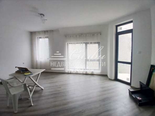 Двустаен апартамент в Шумен, Томбул джамия - 68 кв.м за 1875 €/кв.м - Снимка #1