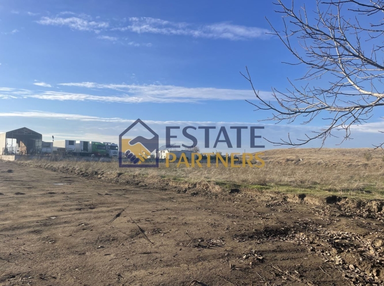 Парцел в с. Златитрап, Област Пловдив - 4765 кв.м за 29 €/кв.м - Снимка #1