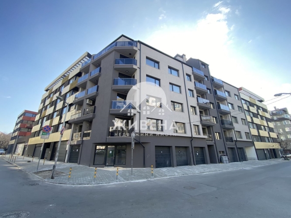 Тристаен апартамент в Варна, Лятно кино Тракия - 100 кв.м за 2600 €/кв.м - Снимка #1