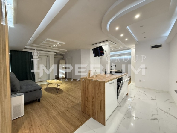 Дава се под наем Двустаен апартамент в Варна, Бриз - 70 кв.м за 561 € - Снимка #1