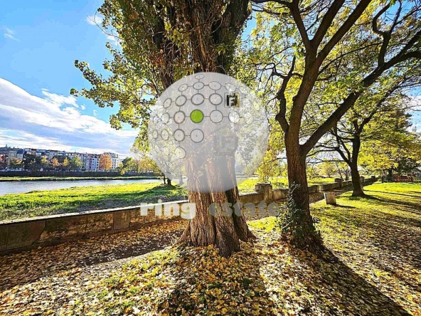 Двустаен апартамент в Пловдив, Кършияка - 68 кв.м за 2030 €/кв.м - Снимка #1