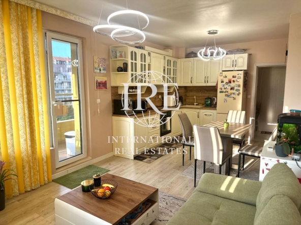 Двустаен апартамент в Варна, Победа - 72 кв.м за 2500 €/кв.м - Снимка #1