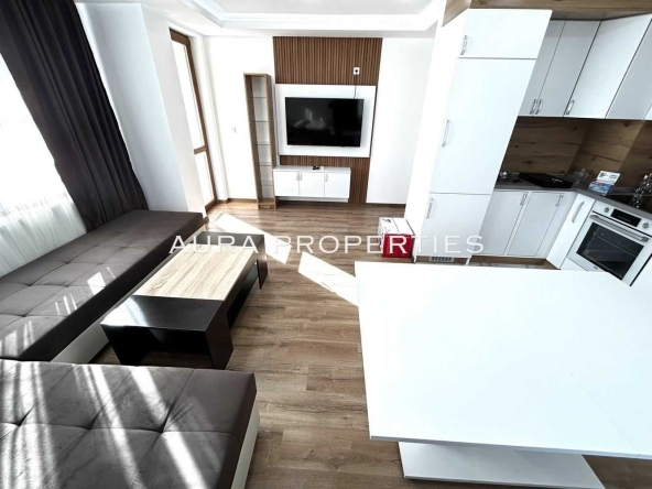 Тристаен апартамент в Разград, Житница - 90 кв.м за 9 €/кв.м - Снимка #1