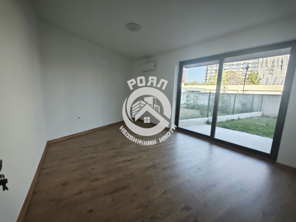 Мезонет в Пловдив, Христо Смирненски - 188 кв.м за 1357 €/кв.м - Снимка #1